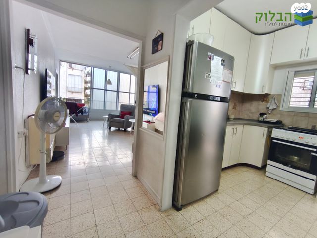 דירה, רמב"ם, ראשון לציון