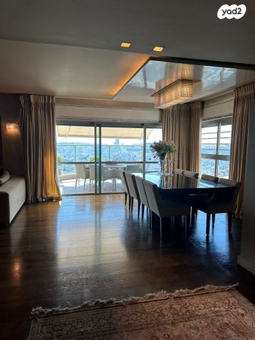 גג/ פנטהאוז, אברהם פררה, ירושלים