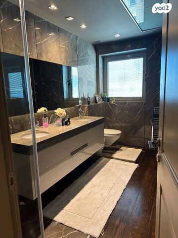 גג/ פנטהאוז, אברהם פררה, ירושלים