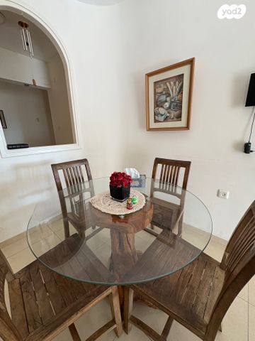 דירה, הרב שמעון אגסי, הר נוף, ירושלים