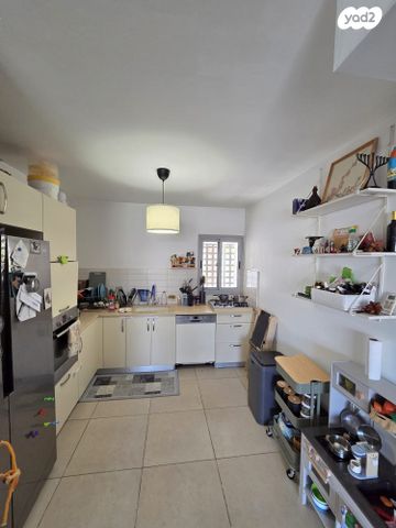 דירה, משה קהירי, באר שבע