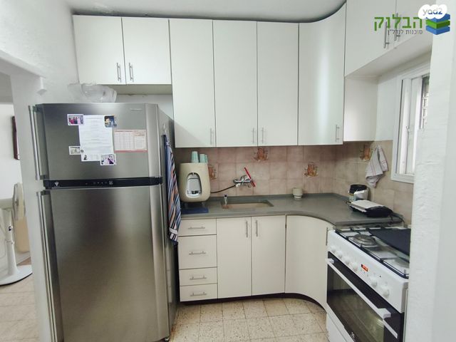 דירה, רמב"ם, ראשון לציון