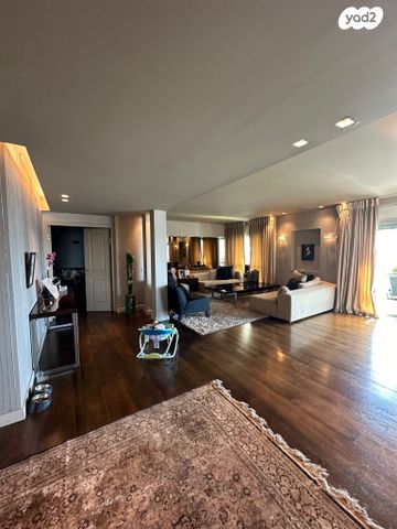 גג/ פנטהאוז, אברהם פררה, ירושלים