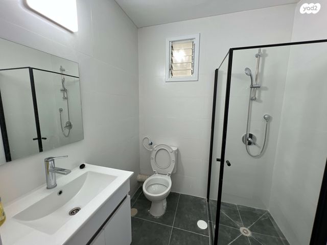 דירה, מלכי ישראל, קרית גת