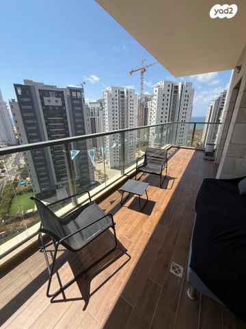 דירה, אריק לביא 18, עיר ימים, נתניה