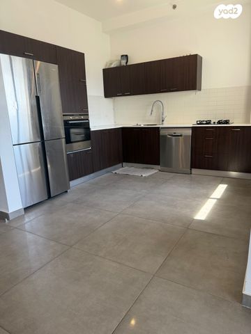 דירה, אריק לביא 18, עיר ימים, נתניה