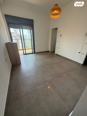 דירה, אריק לביא 18, עיר ימים, נתניה