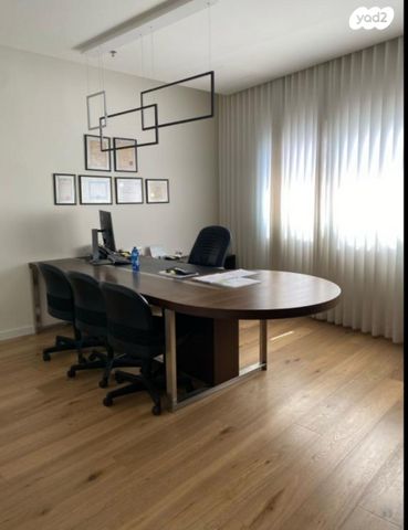 משרדים, טירת כרמל