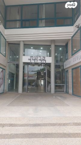חנויות/ שטח מסחרי, מרכז פרדס חנה, פרדס חנה כרכור