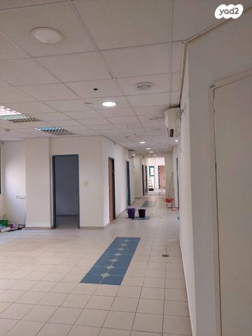 חנויות/ שטח מסחרי, מרכז פרדס חנה, פרדס חנה כרכור