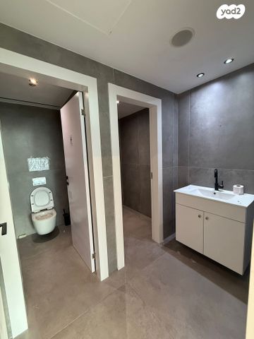 משרדים, פתח תקווה