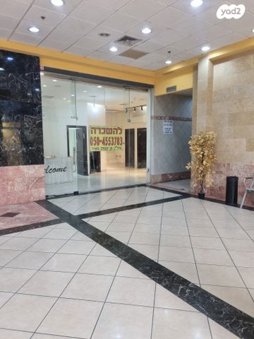 חנויות/ שטח מסחרי, יהושע רבינוביץ 56, בן גוריון, חולון