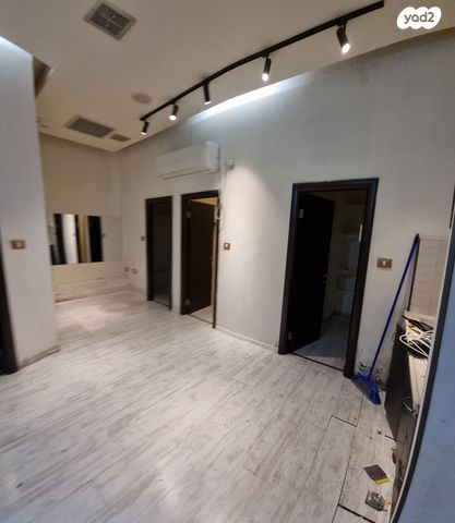 חנויות/ שטח מסחרי, יהושע רבינוביץ 56, בן גוריון, חולון