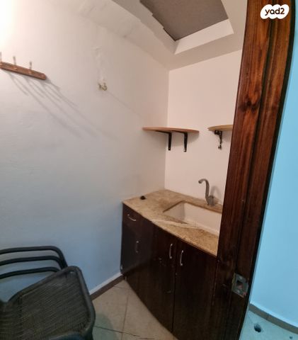 חנויות/ שטח מסחרי, יהושע רבינוביץ 56, בן גוריון, חולון