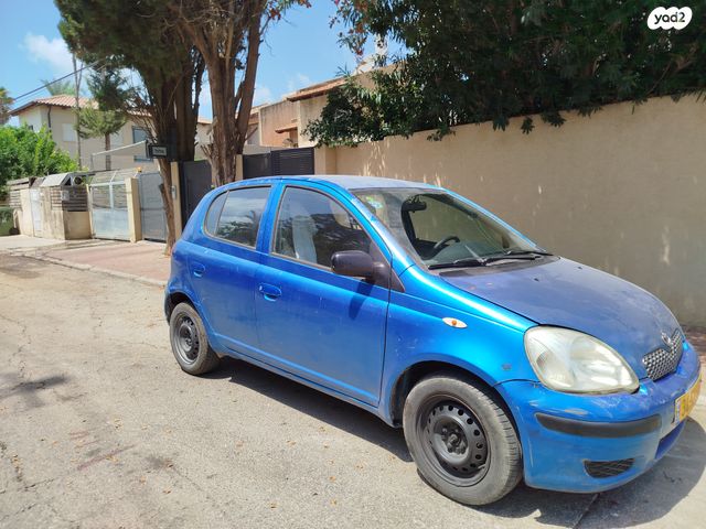 טויוטה יאריס