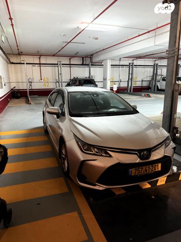 טויוטה קורולה