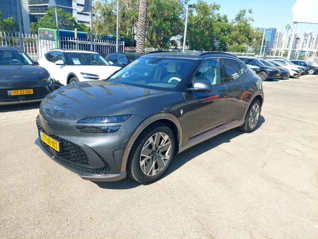 מודעת רכב ג'נסיס GV60