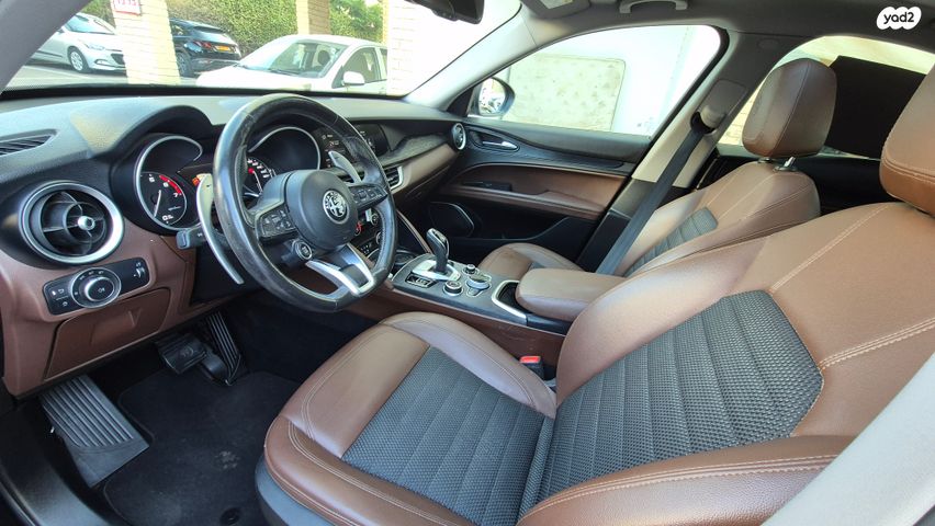 אלפא רומיאו סטלביו