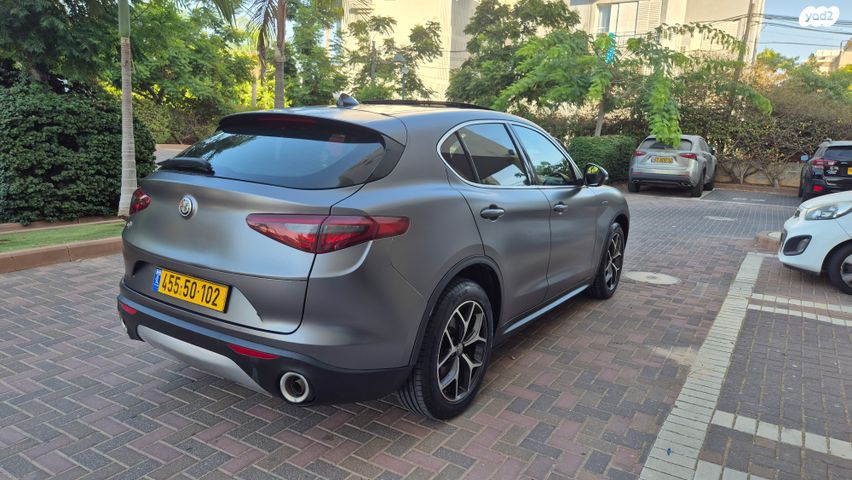 אלפא רומיאו סטלביו