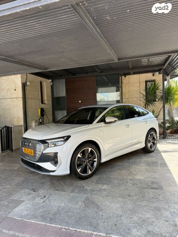 מודעת רכב אאודי Q4 e-tron