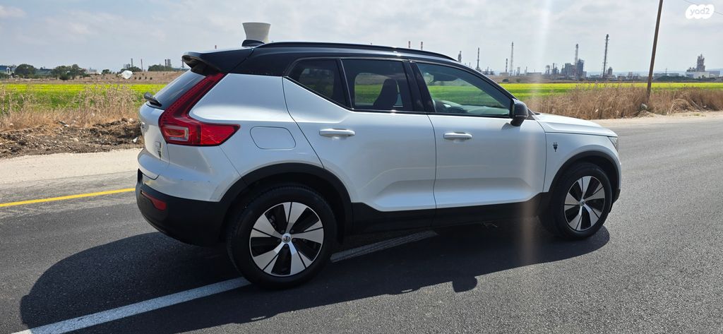 וולוו XC40