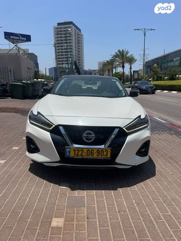 ניסאן מקסימה