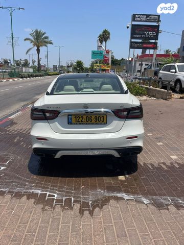 ניסאן מקסימה