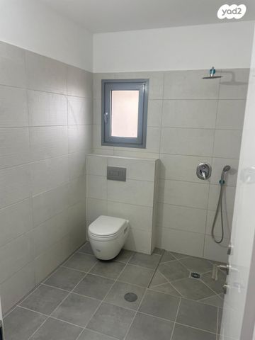 דירת גן, אירוסים 33, מבוא שקד, ערד