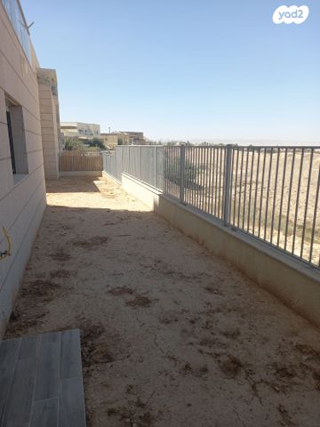 דירת גן, אירוסים 33, מבוא שקד, ערד