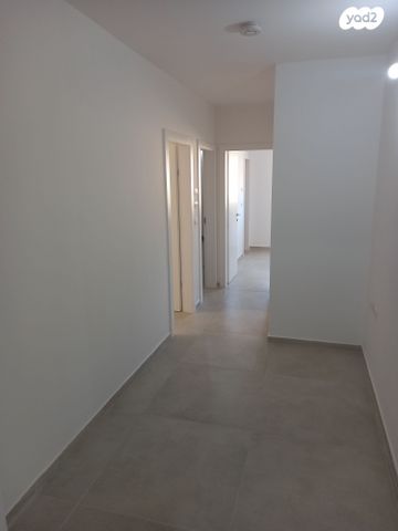 דירת גן, אירוסים 33, מבוא שקד, ערד