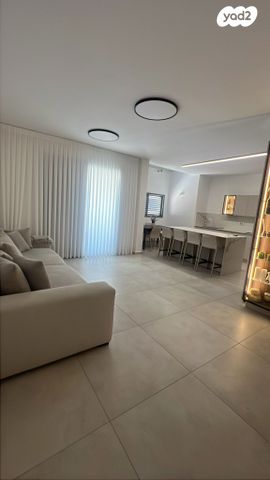 דירה, יגאל אלון 18, נחלת שמעון, בני ברק