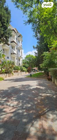 דירה, האשל, דובדבן הכפר, כפר סבא