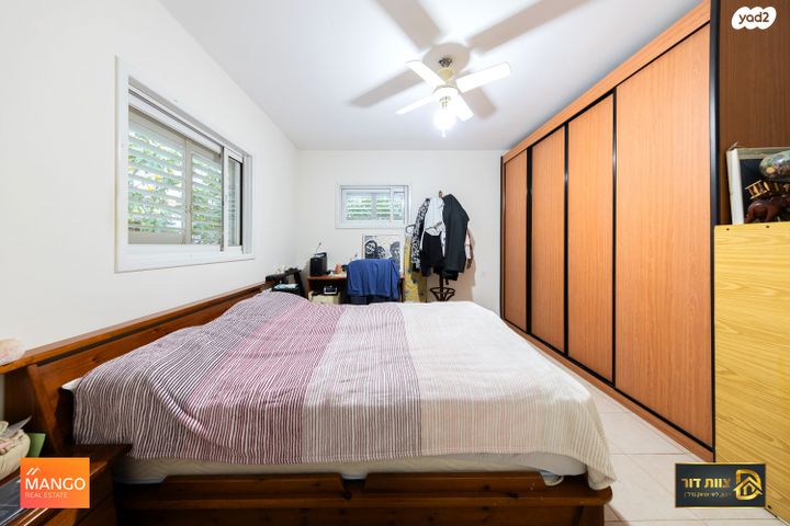 דו משפחתי, צוותא א, אלפי מנשה