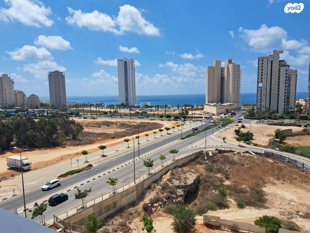 אמנון ליפקין שחק 