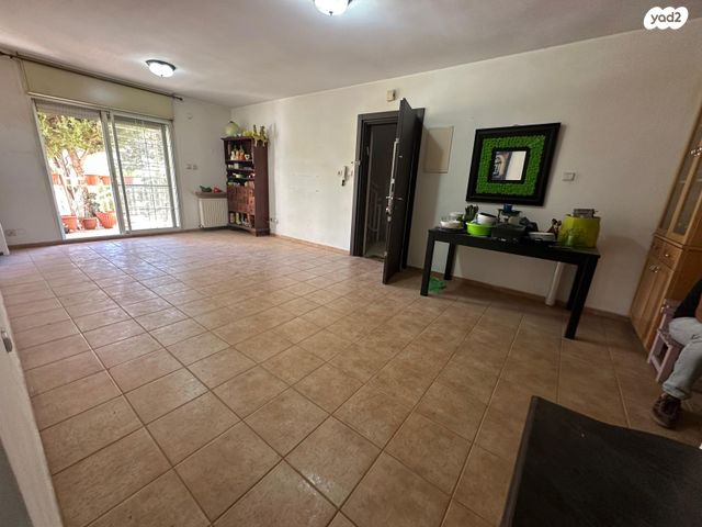 דירת גן, רמת שרת, ירושלים