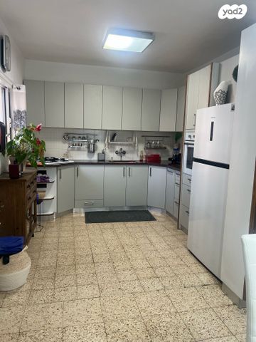 דירה, שרה אהרונסון, המרכז השקט / מרכז העיר, פתח תקווה