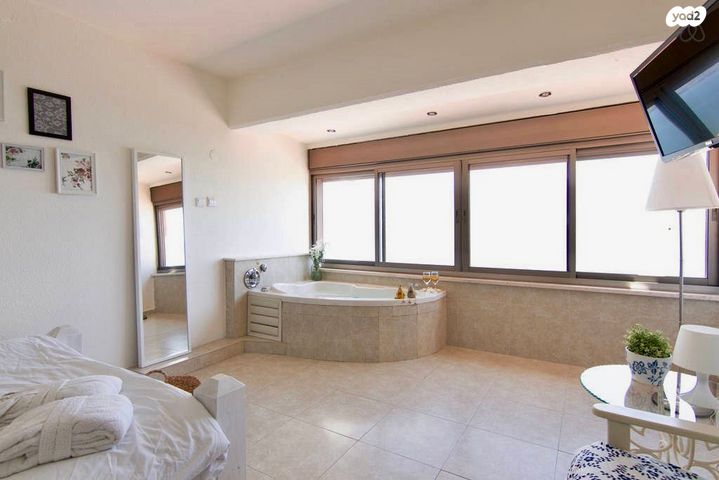 דופלקס, אחד העם, שיכון עובדים, טבריה