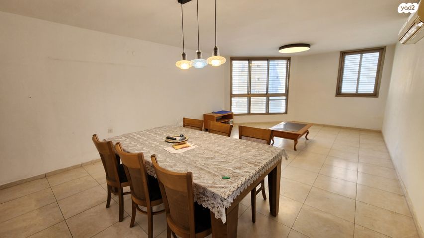 דירה, ז'בוטינסקי, עצמאות יוספטל, בת ים