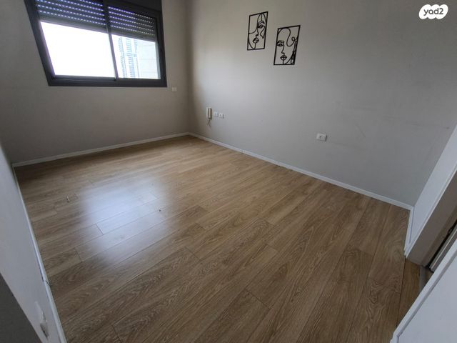 דירה, יצחק שדה, דרום מערב ותיק, בת ים