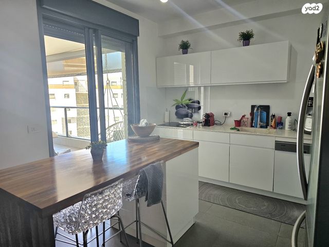 דירה, זלמן שז"ר 7, עיר ימים, נתניה