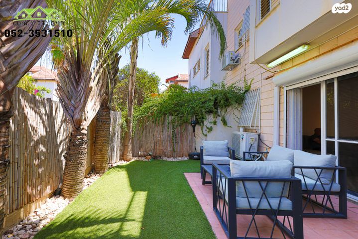 דו משפחתי, בית דגן