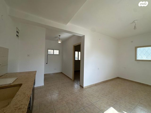 דירת גן, רמב"ם, טירת כרמל