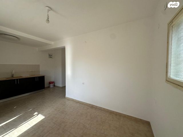 דירת גן, רמב"ם, טירת כרמל