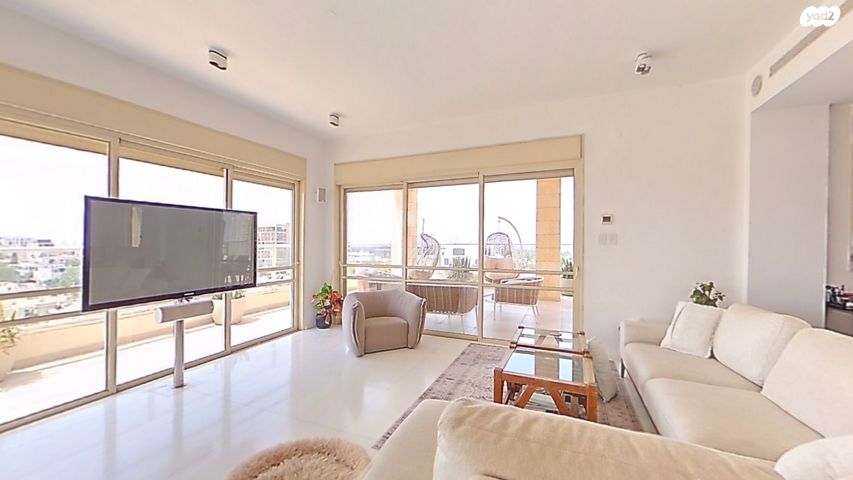 גג/ פנטהאוז