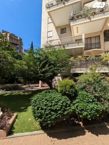 דירה, רעננה