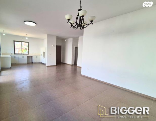 דירת גן, פרדס חנה כרכור