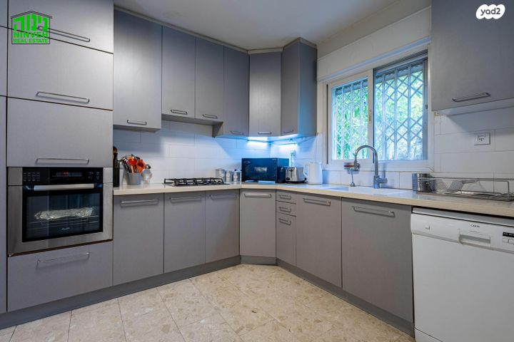 דו משפחתי, תל אביב יפו