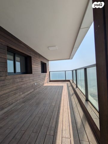 דירה, עין התכלת, נתניה