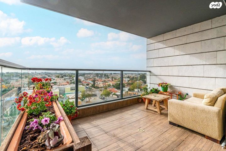 דירה, איסר הראל, נווה אור, אור עקיבא