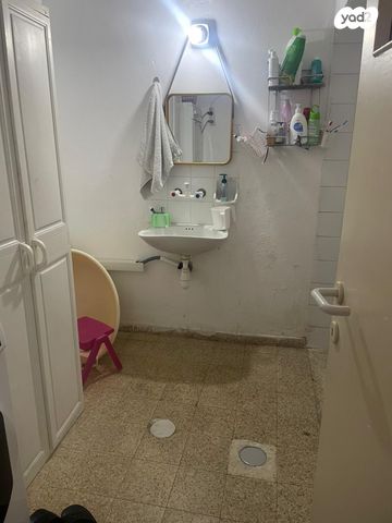 דירה, שכונה ותיקה - מרכז העיר, מעלות תרשיחא